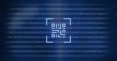 QR kodunun animasyonu, ikili kodlama üzerine dijital veri işleme. Dijital olarak oluşturulmuş küresel bağlantılar, hesaplama ve veri işleme kavramı.
