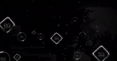 Dünya üzerinde 6G ve 5G animasyonu ve kara arkaplanda veri işleme. Küresel teknoloji, iletişim, bilgisayar ve dijital arayüz kavramı dijital olarak oluşturulmuş video.