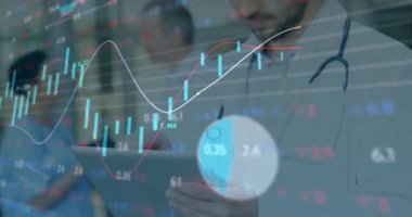 Ofiste çalışan iş adamları için animasyon borsası verileri. finans, teknoloji, işyeri, analitik, şirket, takım çalışması