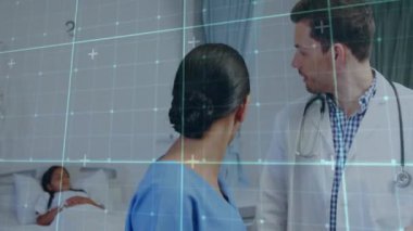 Muhtelif doktorların konuştuğu ağ bağlantılarının animasyonu. Tıp, teknoloji ve dijital arayüz kavramı dijital olarak oluşturulmuş video.