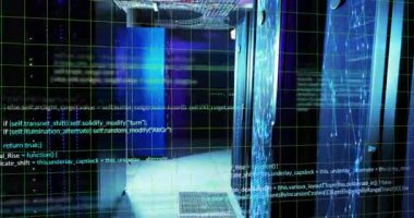 Bilgisayar sunucuları üzerinde dijital veri işleme animasyonu. Dijital olarak oluşturulmuş küresel bağlantılar, hesaplama ve veri işleme kavramı.