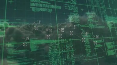 Veri işleme ve gökyüzü üzerindeki bağlantı ağının bulutlarla animasyonu. Küresel teknoloji, bağlantılar, hesaplama ve dijital arayüz kavramı dijital olarak oluşturulmuş video.