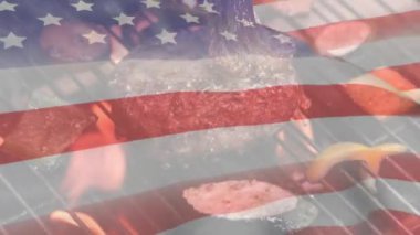 Hamburger ve sebze ızgara, Amerikan bayrağı arka planında animasyon. Barbekü, yemek, barbekü, 4 Temmuz, bağımsızlık, kutlama