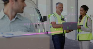 Depodaki finansal veri işleme ve çeşitli işçilerin animasyonu. Dijital olarak oluşturulan küresel finans, dağıtım, gönderme, bilgisayar ve dijital arayüz kavramı.