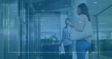 Ofis koridorunda yürüyen insanlarla ilgili iş veri analizi. şirket, teknoloji, takım çalışması