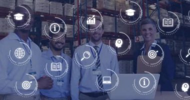 Depoda çalışan çeşitli iş adamlarının ikon ve verilerinin animasyonu. Küresel gönderim, iş, bağlantılar, hesaplama ve veri işleme kavramı dijital olarak oluşturulmuş video.