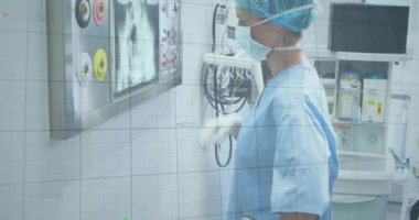 Kafkas kadın cerrah üzerinde veri işleme animasyonu. Küresel tıp, bağlantılar, hesaplama ve veri işleme kavramı dijital olarak oluşturulmuş video.