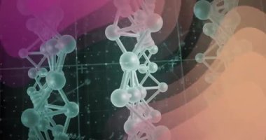 Karanlık arka plandaki DNA iplikçiklerinin üzerinde bilimsel veri işleme animasyonu. Küresel bilim, araştırma, bağlantılar, hesaplama ve veri işleme kavramı dijital olarak oluşturulmuş video.