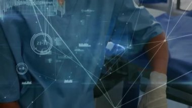 Yüz maskesi takan melez kadın cerrah üzerinden bağlantı ağının animasyonu. Tıp, teknoloji ve dijital arayüz kavramı dijital olarak oluşturulmuş video.
