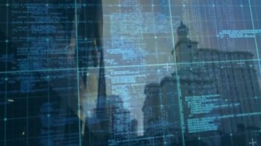 Şehir manzarası üzerindeki bağlantı ağının animasyonu. Küresel bağlantılar, bulut hesaplama ve veri işleme kavramı dijital olarak oluşturulmuş video.