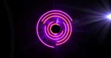 Siyah arkaplanda hareket eden neon halkaların animasyonu. Şekiller, teknoloji ve dijital arayüz konsepti dijital olarak oluşturulmuş video.