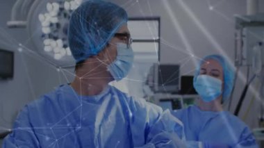 Yüz maskesi takan çeşitli cerrahlarla olan bağlantıların animasyonu. Tıp ve dijital arayüz kavramı, dijital olarak oluşturulmuş video.
