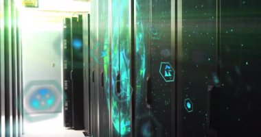 Sunucu odasında ekoloji simgelerinin canlandırılması. Teslimat ve dijital arayüz kavramı, dijital olarak oluşturulmuş video.