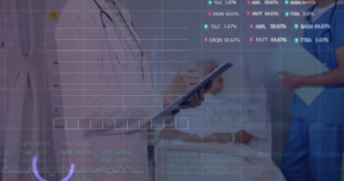 Finansal verileri ve hisse yüzdelerini tartışan tıp uzmanları üzerinden canlandırmak. Finans, iş, analiz, sağlık, tartışma, hisse senetleri