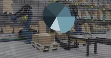 Depoda çalışan makinelerin üzerinde şema ve veri işleme animasyonları. Teknoloji, dağıtım ve dijital arayüz kavramı, dijital olarak oluşturulmuş video.