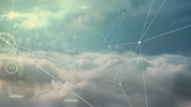 Gökyüzündeki bulutların üzerinde ağ bağlantıları ve veri işleme animasyonu. Teknoloji, bulut hesaplama, bağlantı, fütürist, dijital, internet