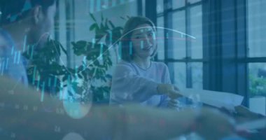 Finansal veriler ve borsa animasyonu modern ofisteki iş toplantısı üzerine. Finans, şirket, strateji