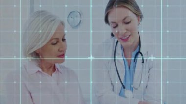 Tıbbi veri animasyonunu analiz ediyorum, doktor ve hasta sağlık bilgilerini tartışıyorlar. Sağlık, hasta ilişkileri, veri analizi, danışma, dijital sağlık, teknoloji