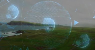 Gün batımında kıyı manzarası üzerinden dijital dünya ve ağ bağlantılarını canlandırmak. Teknoloji, yenilik, iletişim, küresel