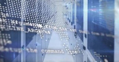 Bilgisayar sunucuları üzerinde dijital veri işleme animasyonu. Küresel bağlantılar, hesaplama ve veri işleme kavramı, dijital olarak oluşturulmuş video.