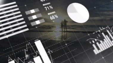 Finansal tablolar ve turta grafikleri gün batımında kıyı manzarasında canlanıyor. Finans, yatırım, veri