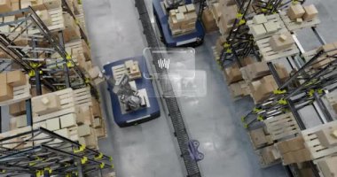 Depoda çalışan makinelerin üzerinde şema ve veri işleme animasyonları. Teknoloji, dağıtım ve dijital arayüz kavramı, dijital olarak oluşturulmuş video.