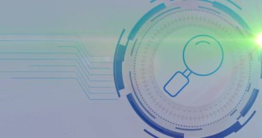 Dijital devrelerin yer aldığı büyüteç simgesi, veri arama animasyonunu temsil ediyor. Teknoloji, yenilik, analiz, ağ, bilgi kavramı