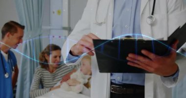 Beyaz erkek doktorun belgelerini okuduğu DNA iplikçikleri. Küresel tıp, sağlık, bilim ve dijital arayüz kavramı, dijital olarak üretilen video.