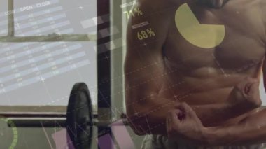 Spor salonunda egzersiz yapan beyaz adamın veri işleme ve diyagramlarının animasyonu. Küresel spor ve dijital arayüz kavramı, dijital olarak oluşturulmuş video.