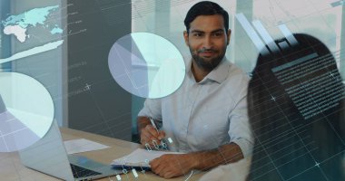 İstatistiksel veri işleme resmi Asyalı bir adamın ofisteki bir kadınla konuşma notları aldığını gösteriyor. Bilgisayar arayüzü ve iş veri teknolojisi kavramı