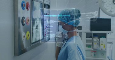 Kafkasyalı kadın cerrah üzerinden veri işleme görüntüsü. Küresel tıp, bağlantılar, hesaplama ve veri işleme kavramı dijital olarak oluşturulmuş görüntü.