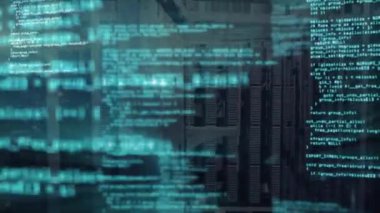 Sunucu odasında veri işleme animasyonu. Küresel teknoloji, bilgisayar ve dijital arayüz kavramı, dijital olarak oluşturulmuş video.