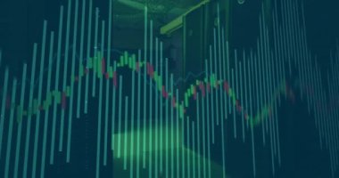 Sunucu odasında finansal veri işleme animasyonu. Küresel teknoloji, finans, bilgisayar ve dijital arayüz kavramı, dijital olarak oluşturulmuş video.