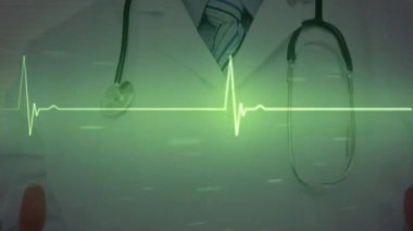 Yüz maskesi takan beyaz bir erkek doktorun kardiyografisi. Teknoloji, tıp ve dijital arayüz kavramı, dijital olarak üretilen video.