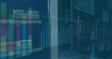 Sunucu odasında finansal veri işleme animasyonu. Küresel teknoloji, finans, bilgisayar ve dijital arayüz kavramı, dijital olarak oluşturulmuş video.