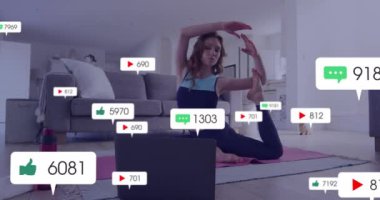 Medya simgelerinin evde egzersiz yapan beyaz kadın üzerinde canlandırılması. Teknoloji, spor ve dijital arayüz kavramı, dijital olarak üretilen video.