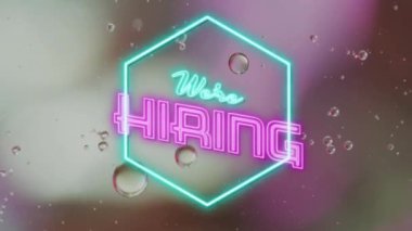 Baloncuklar üzerinden metin kiraladığımızın animasyonu. Teknoloji, sosyal medya ve dijital arayüz kavramı, dijital olarak oluşturulmuş video.