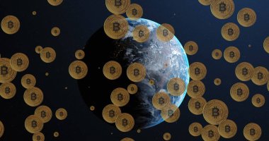 Dönen küreye düşen bitcoin görüntüsü. Küresel iş, finans, dijital arayüz ve bağlantılar konsepti dijital olarak oluşturulmuş görüntü.