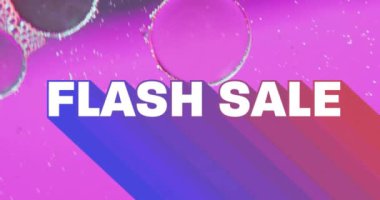 Kabarcıklar ve lekeler üzerine satılan satılık metnin animasyonu. Teknoloji, iş ve dijital arayüz kavramı, dijital olarak üretilen video.