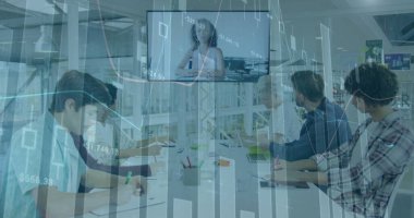 Ofiste toplanan çeşitli iş adamlarıyla ilgili finansal veri işleme resmi. Küresel iş, finans ve dijital arayüz kavramı dijital olarak oluşturulmuş görüntü.