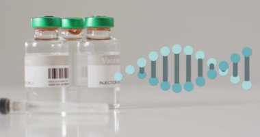 Beyaz arka planda DNA iplikçiklerinin ve şırıngaların üzerinde canlandırması. Küresel bilim, tıp, bilgisayar ve dijital arayüz kavramı, dijital olarak oluşturulmuş video.