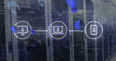 Bilgisayar sunucu odasına karşı dijital simge ve veri işleme ağının resmi. Küresel ağ ve iş veri depolama teknolojisi kavramı