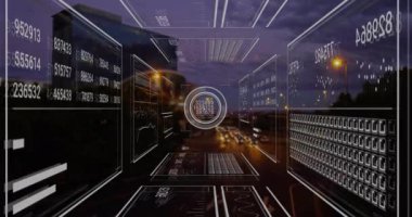 Şehir manzarası üzerinde veri işleme animasyonu. İş, teknoloji ve dijital arayüz kavramı dijital olarak oluşturuldu.