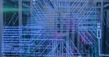 Bilgisayar sunucularında devre kartı ve veri işleme resmi. Dijital olarak oluşturulmuş küresel bağlantılar, hesaplama ve veri işleme kavramı.