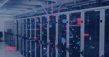 Bilgisayar sunucularında devre kartı ve veri işleme resmi. Dijital olarak oluşturulmuş küresel bağlantılar, hesaplama ve veri işleme kavramı.