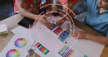 Dairesel dijital arayüzün animasyonu yerine renk paletleri tasarlamak. yaratıcılık, teknoloji, modern, fütüristik, soyut, canlı konsept