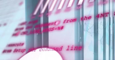 Yansımalı modern cam bina üzerine kod animasyonu programlıyorum. Teknoloji, kodlama, gelecek, mimari, dijital, yazılım