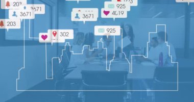 Toplantidaki farkli ticari takimlar sosyal medyayla iliski ikonlari olusturuyor. takım çalışması, işbirliği, teknoloji, dijital, iletişim, çeşitlilik