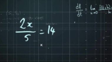 Karanlık şebeke üzerinde animasyon matematiksel denklemler ve formüller. Matematik, animasyon, dijital, bilim, hesaplamalar