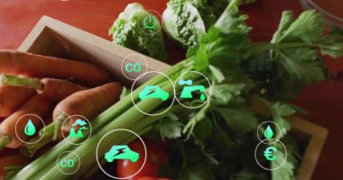 Tahta masadaki taze sebzeler üzerinde sürdürülebilirlik ve çevresel etki animasyonu. Çevre dostu, organik, sağlıklı, yeşil, doğa, koruma kavramı